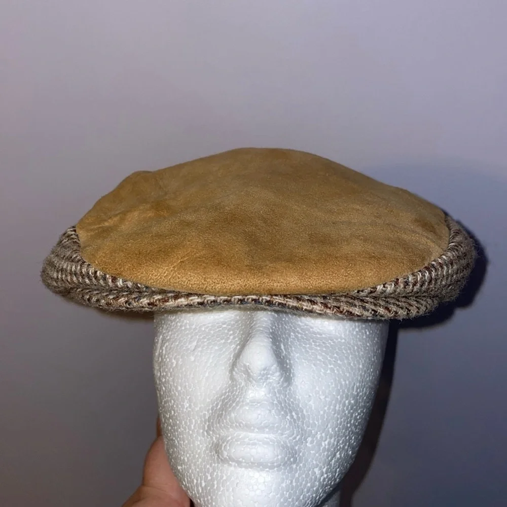 Dobbs Pace Setter Collection Tan Suede Leather and Tweed Pageboy Hat Cap 7 1/8
